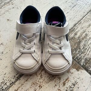 Nike court shoes toddler size 6c